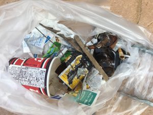 ゴミはゴミ箱へ！！